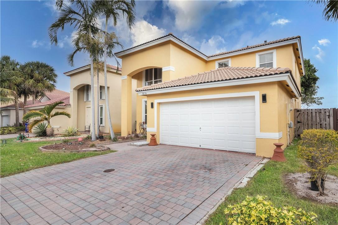Pembroke Pines photo 2