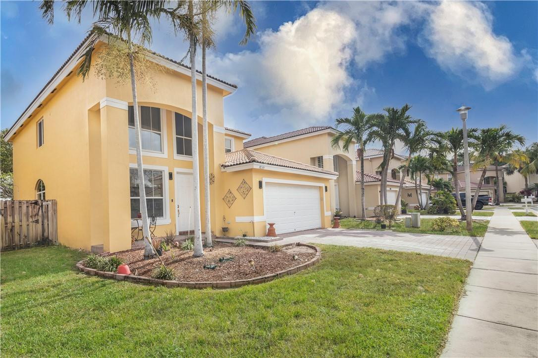 Pembroke Pines photo 3