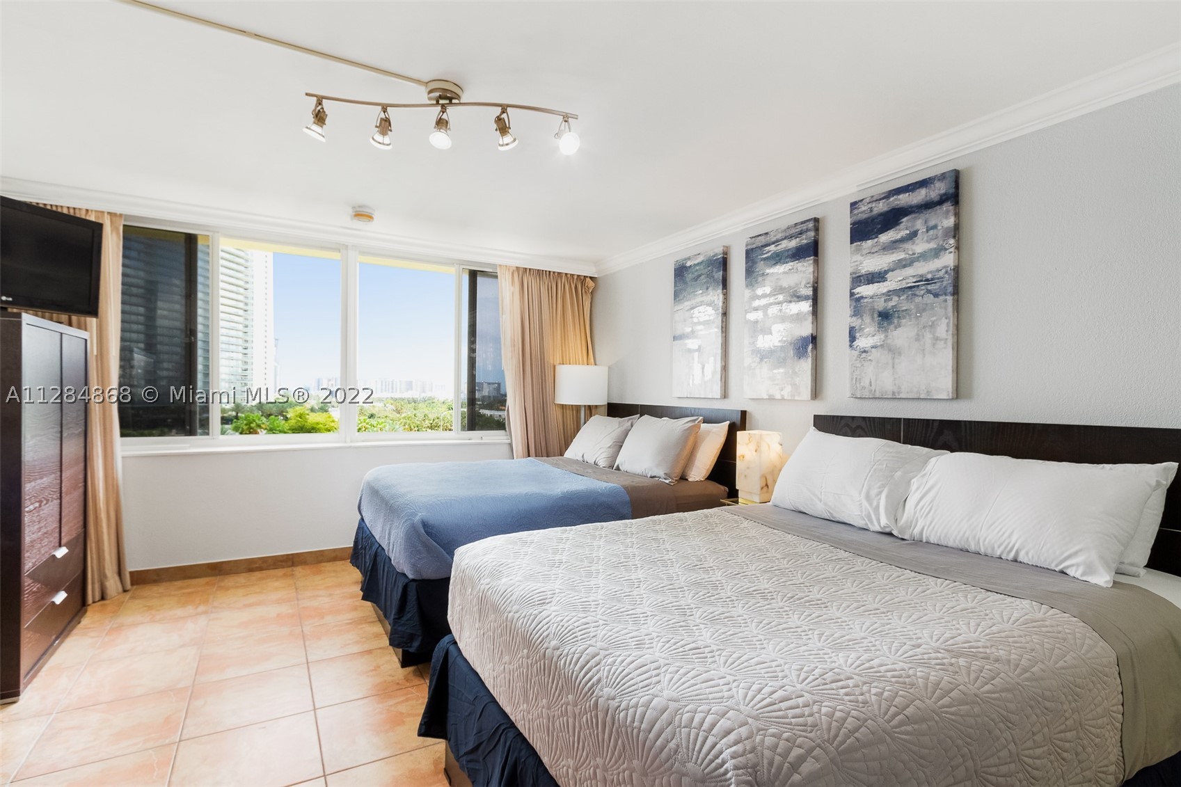 Sunny Isles Beach photo 4