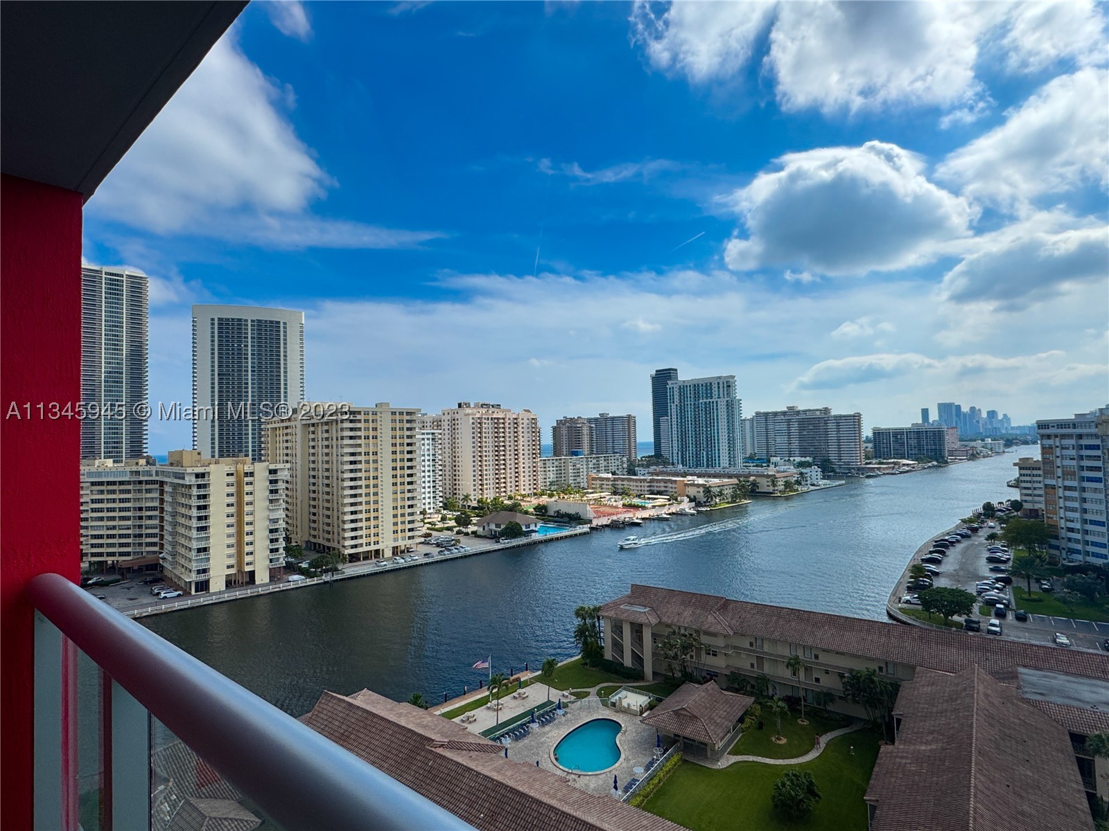 Hallandale Beach photo 2