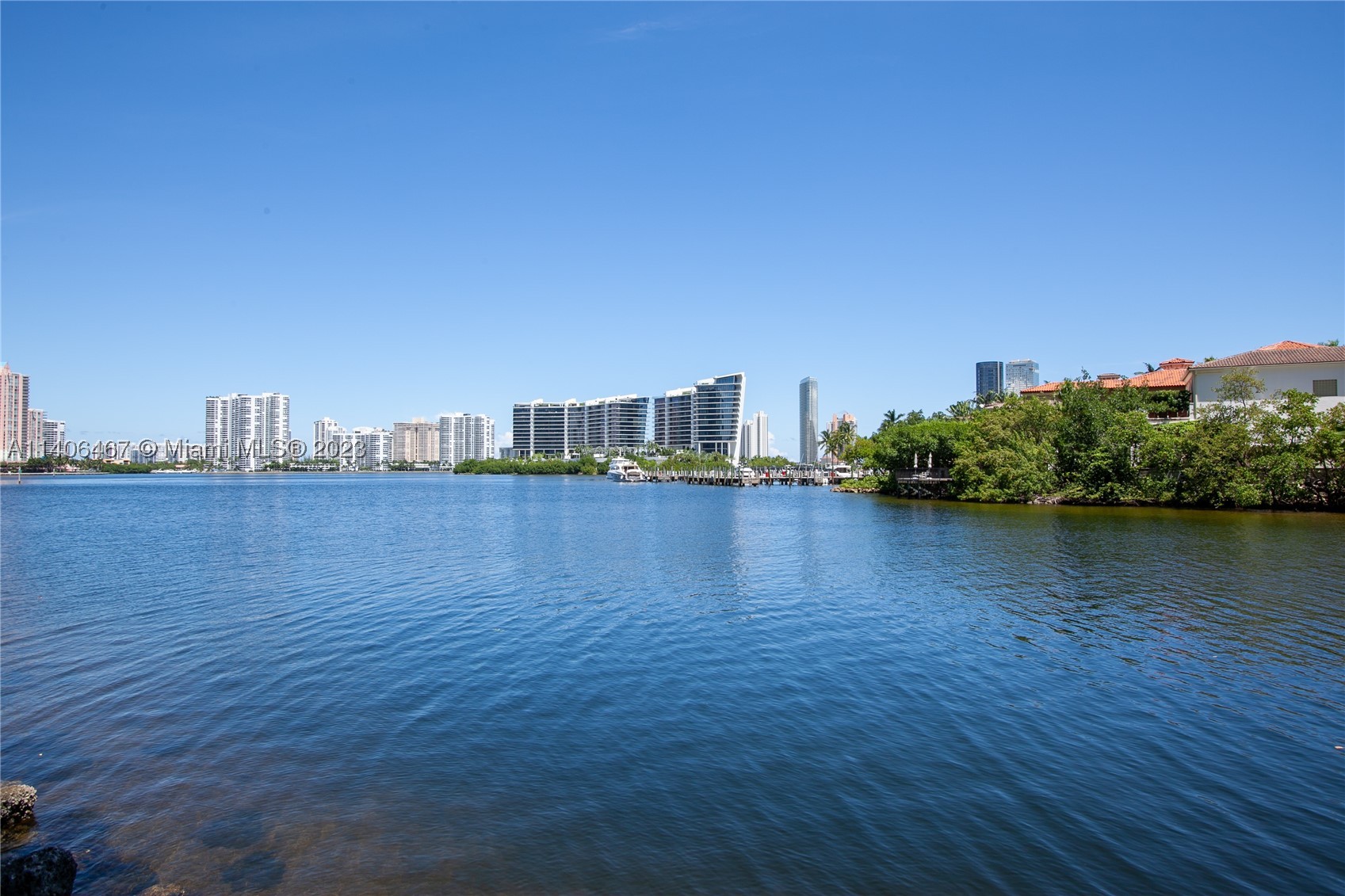 Aventura photo 2