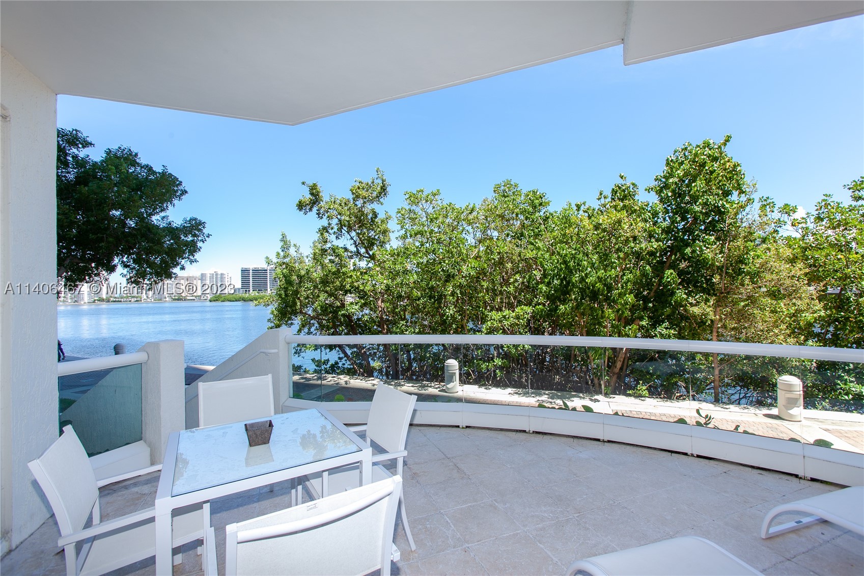 Aventura photo 3