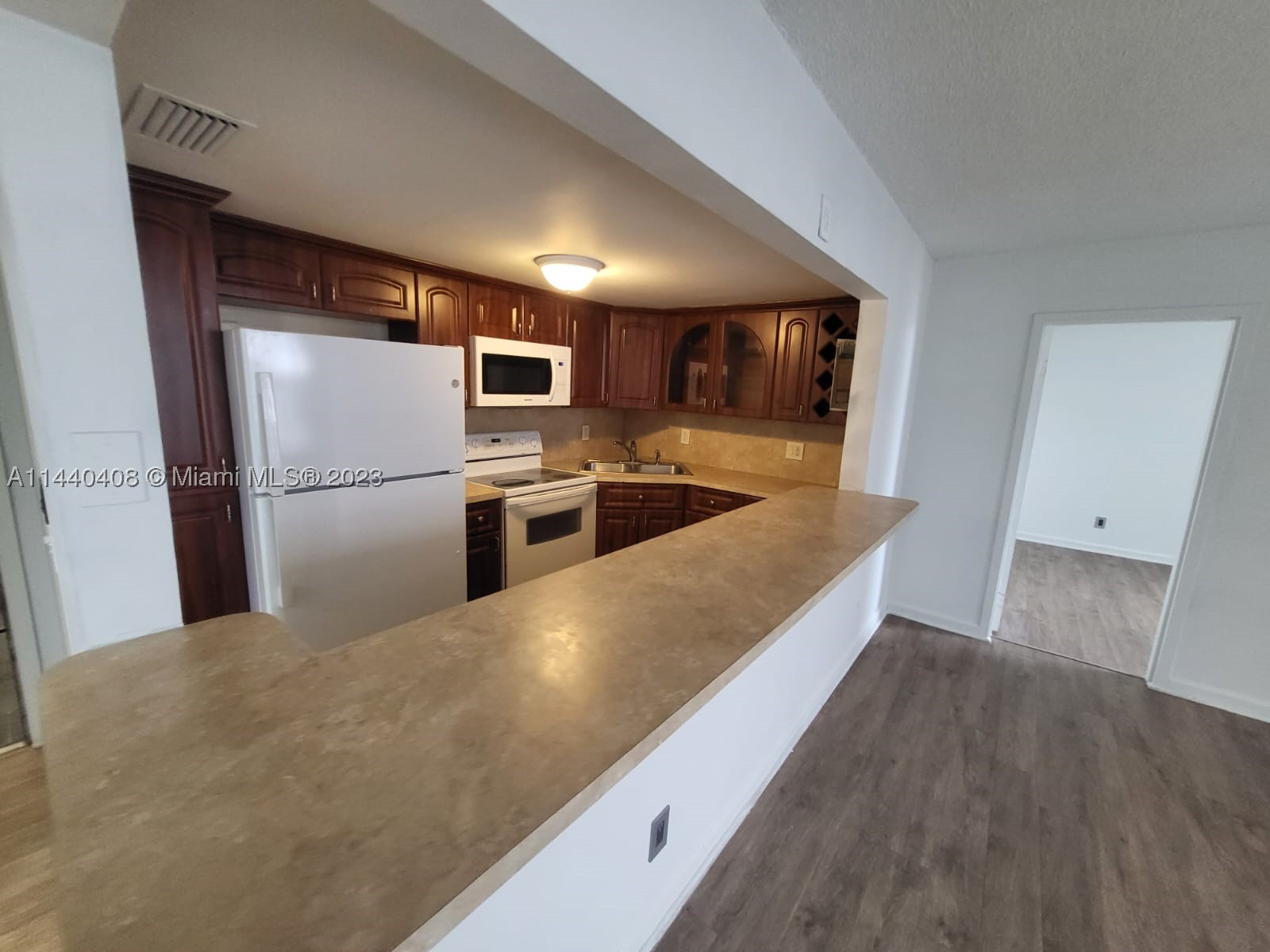 North Miami photo 5