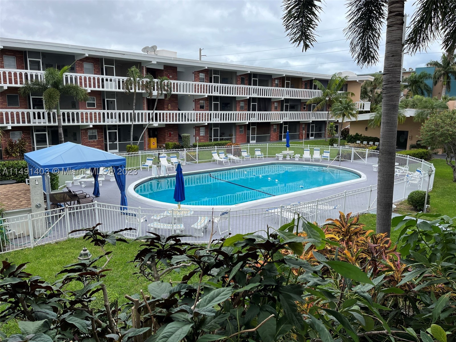 Hallandale Beach photo 1