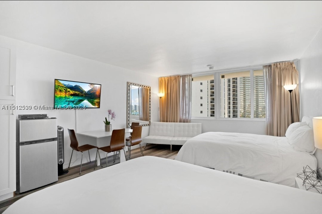 Sunny Isles Beach photo 2