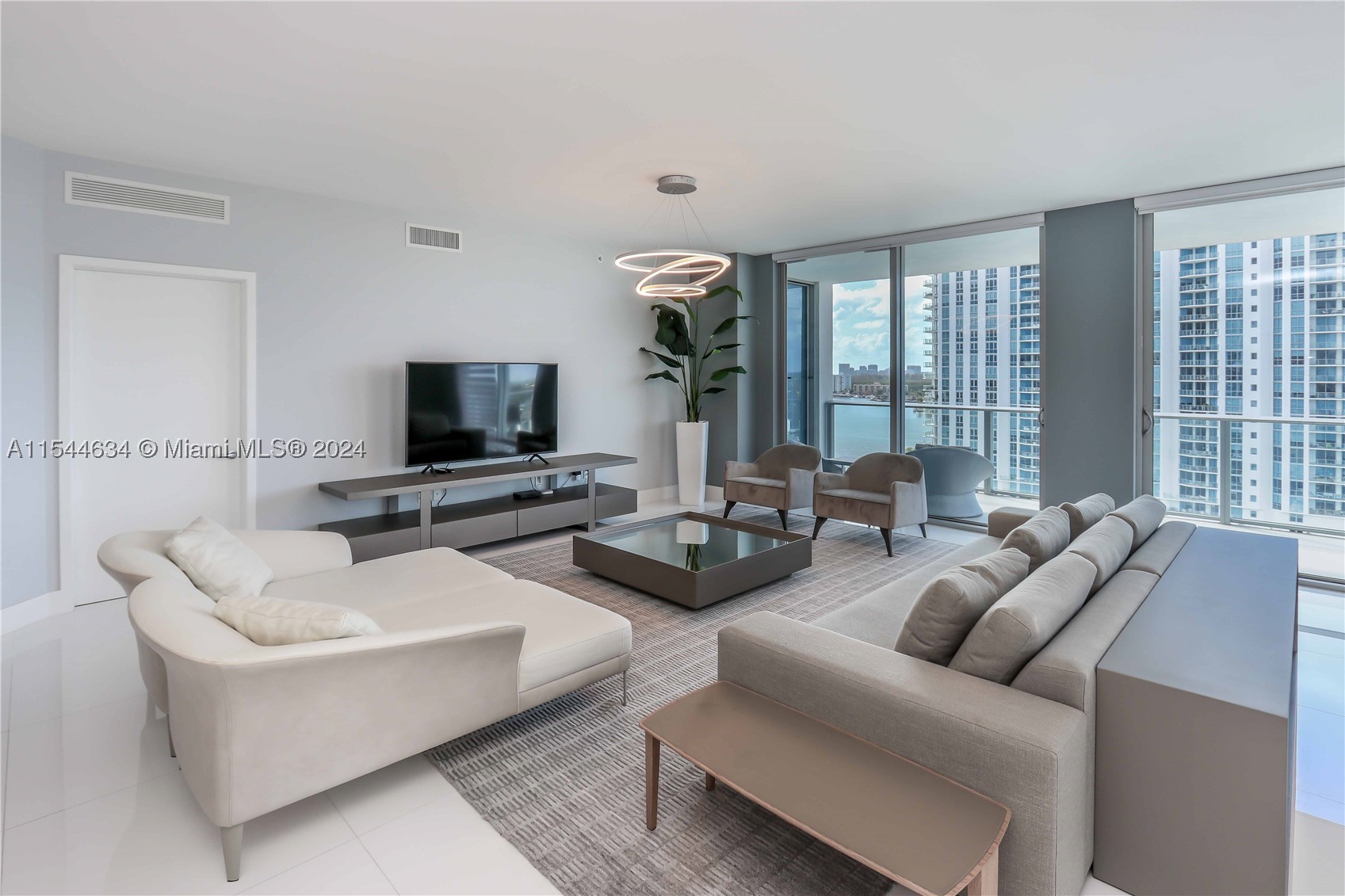 North Miami Beach photo 4
