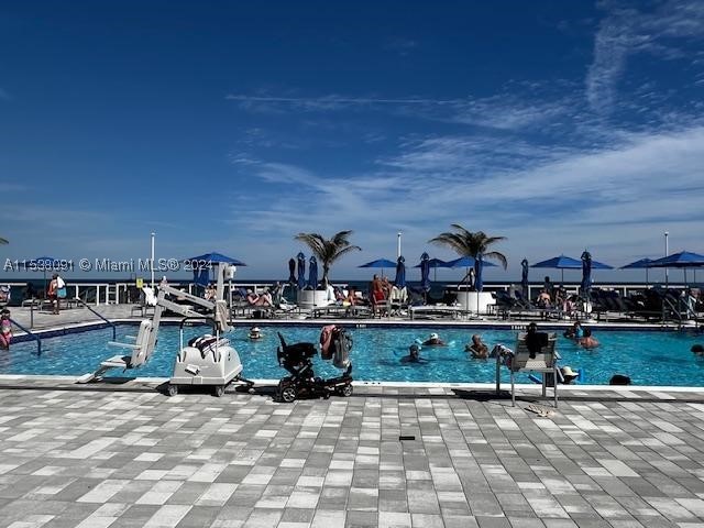 Hallandale Beach photo 3