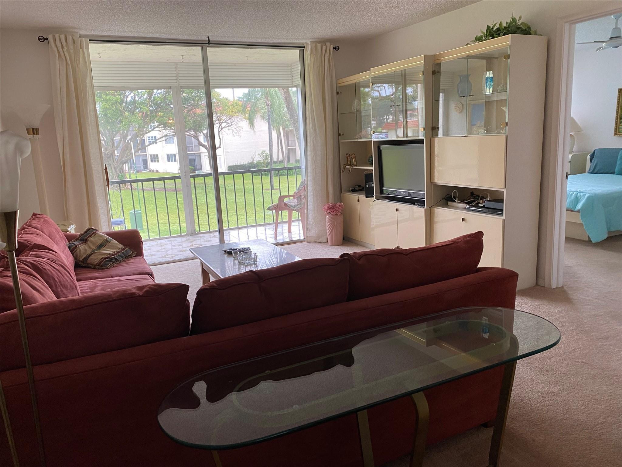 Pembroke Pines photo 2