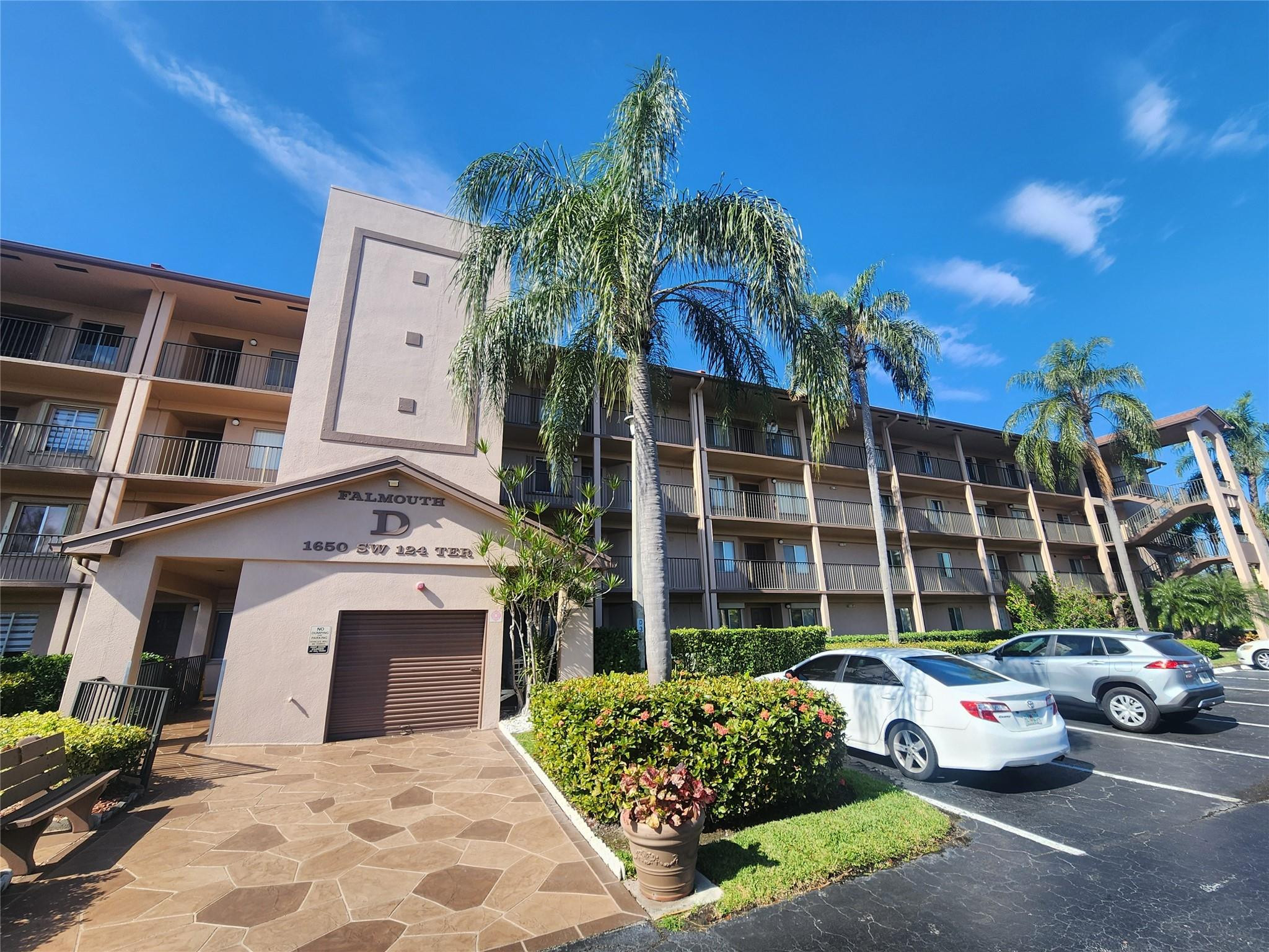 Pembroke Pines photo 3