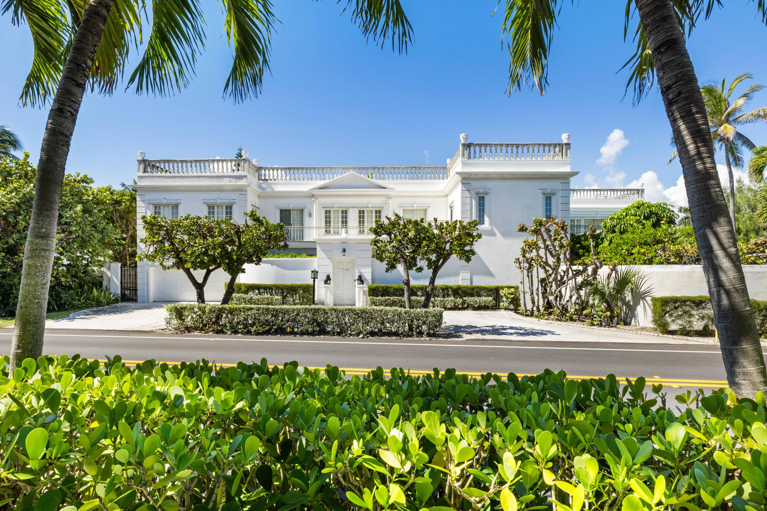 Palm Beach photo 1