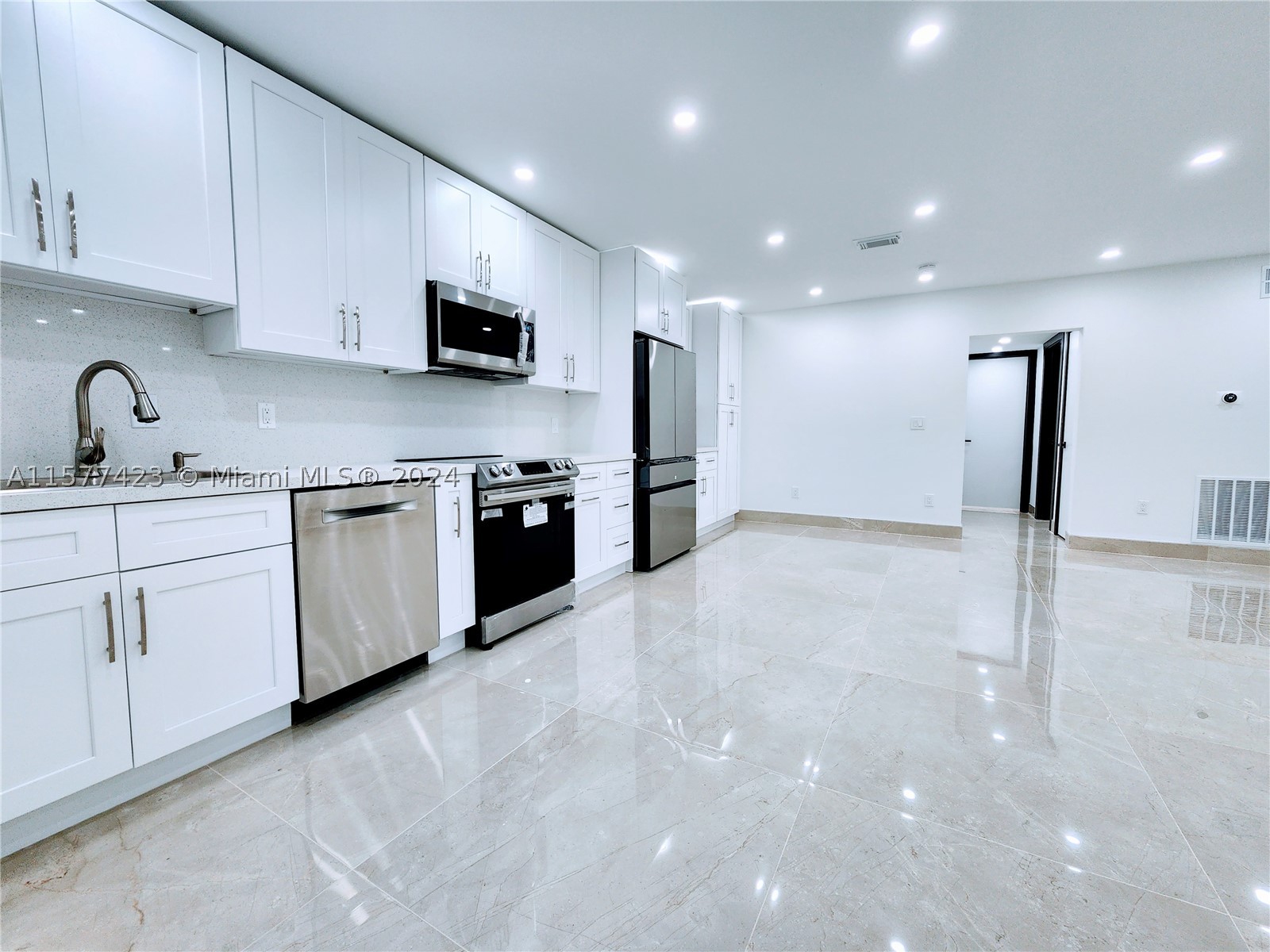 North Miami photo 4