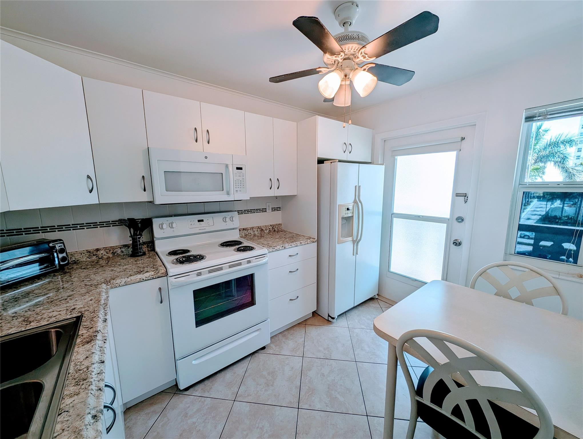 Hallandale Beach photo 1