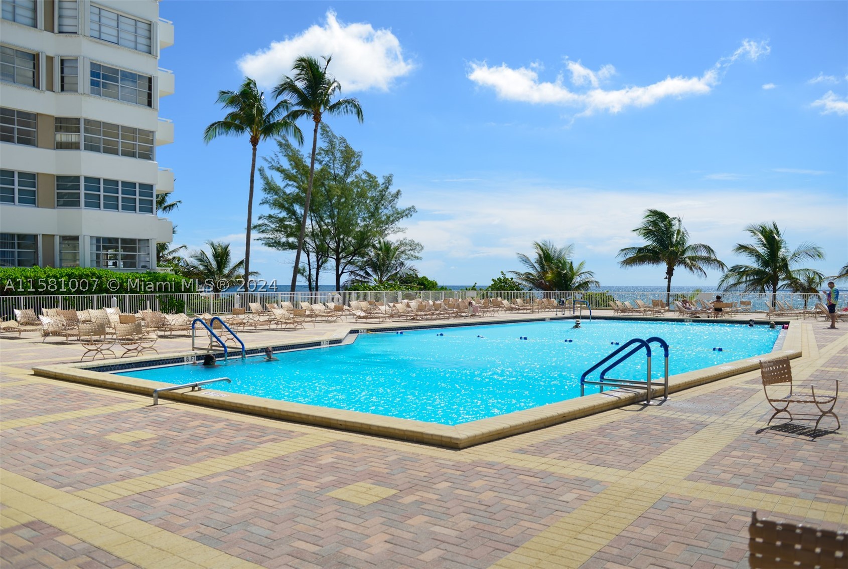 Hallandale Beach photo 3