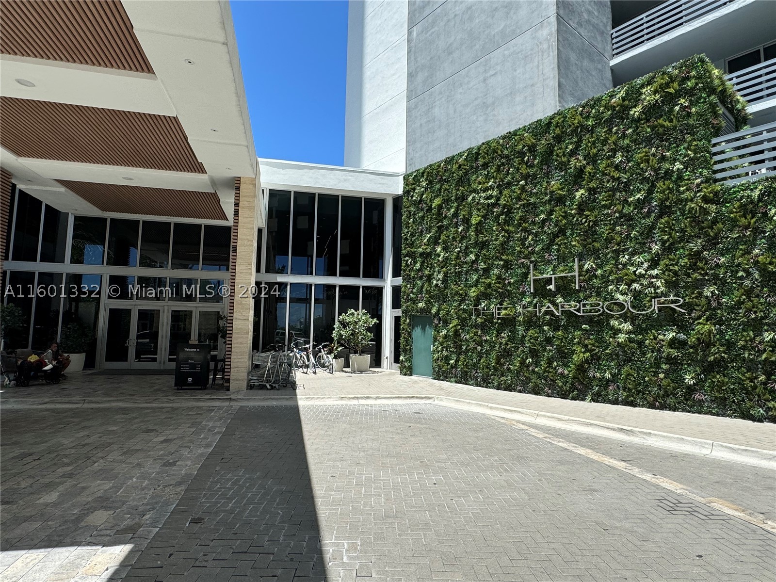 North Miami Beach photo 2
