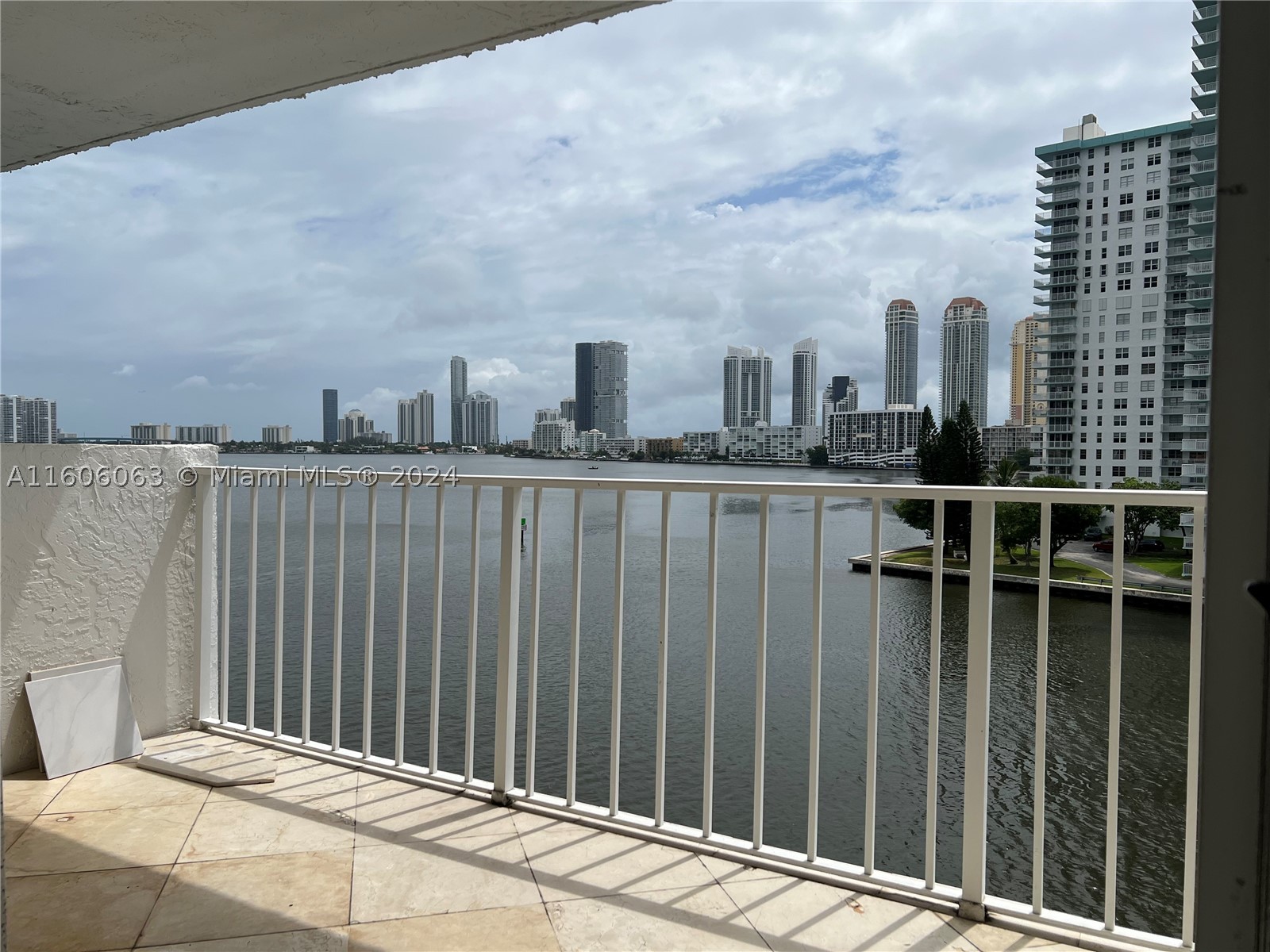 North Miami Beach photo 1