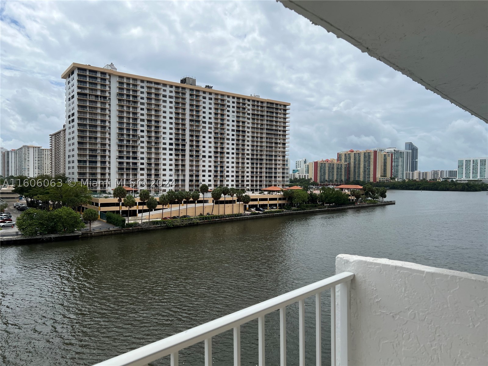 North Miami Beach photo 2