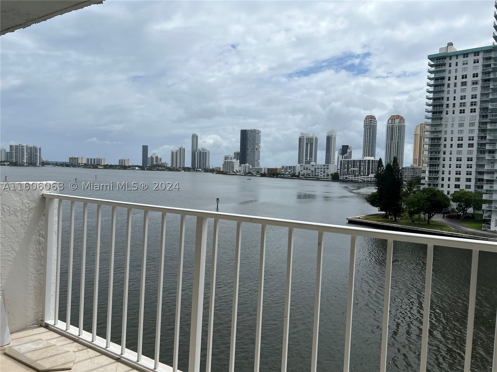 North Miami Beach photo 3