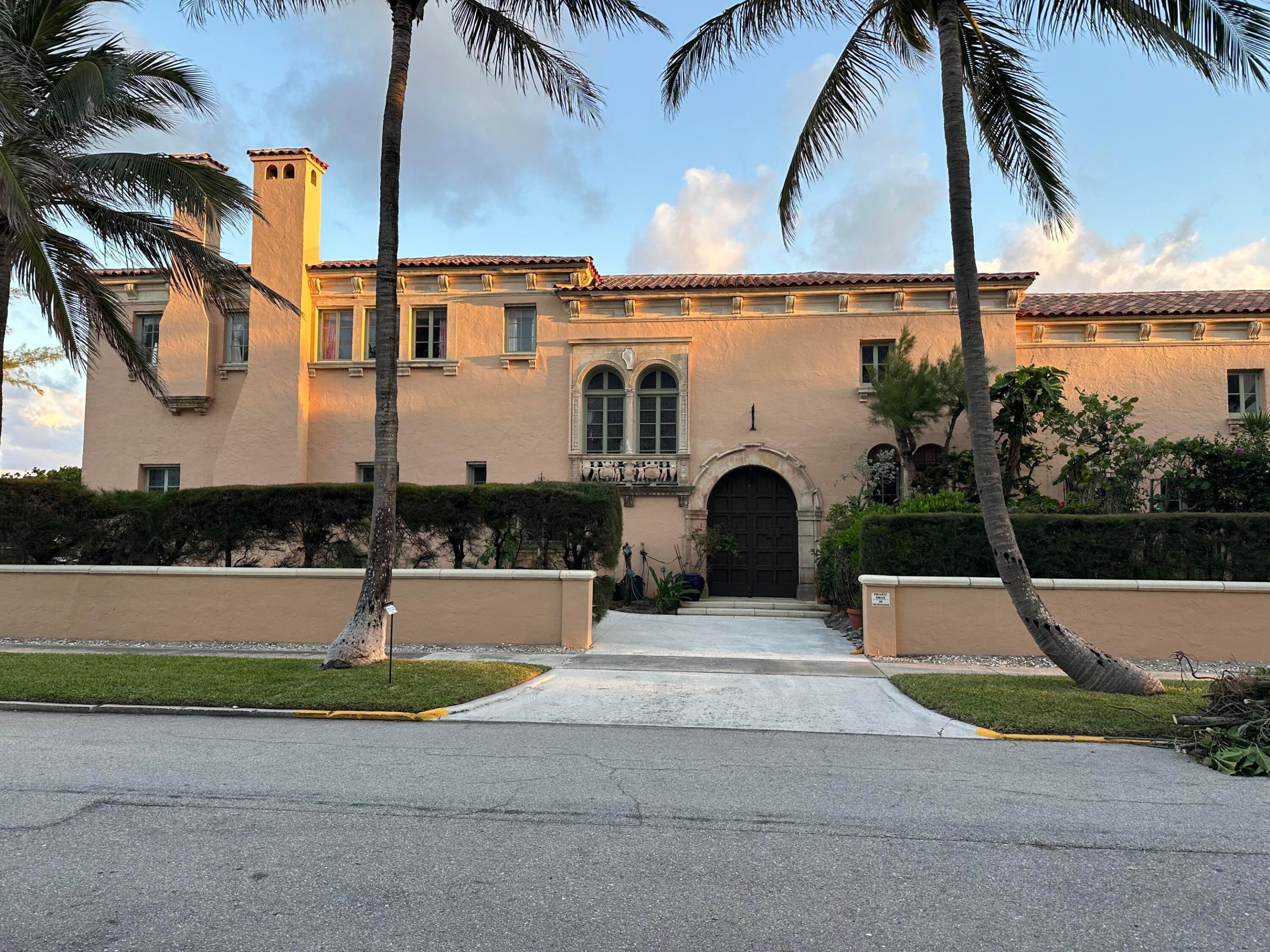 Palm Beach photo 1