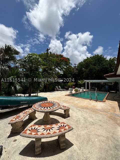 South Miami photo 3