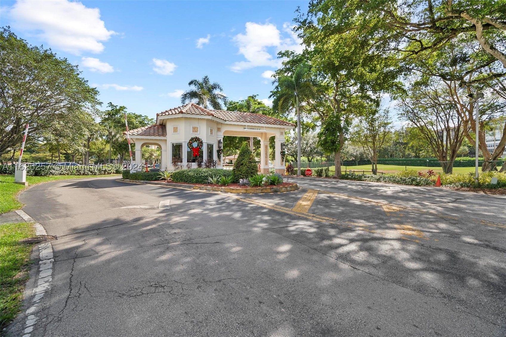 Pembroke Pines photo 2