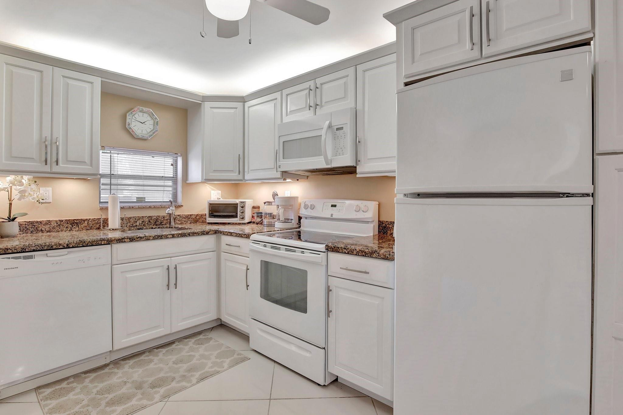 Pembroke Pines photo 2