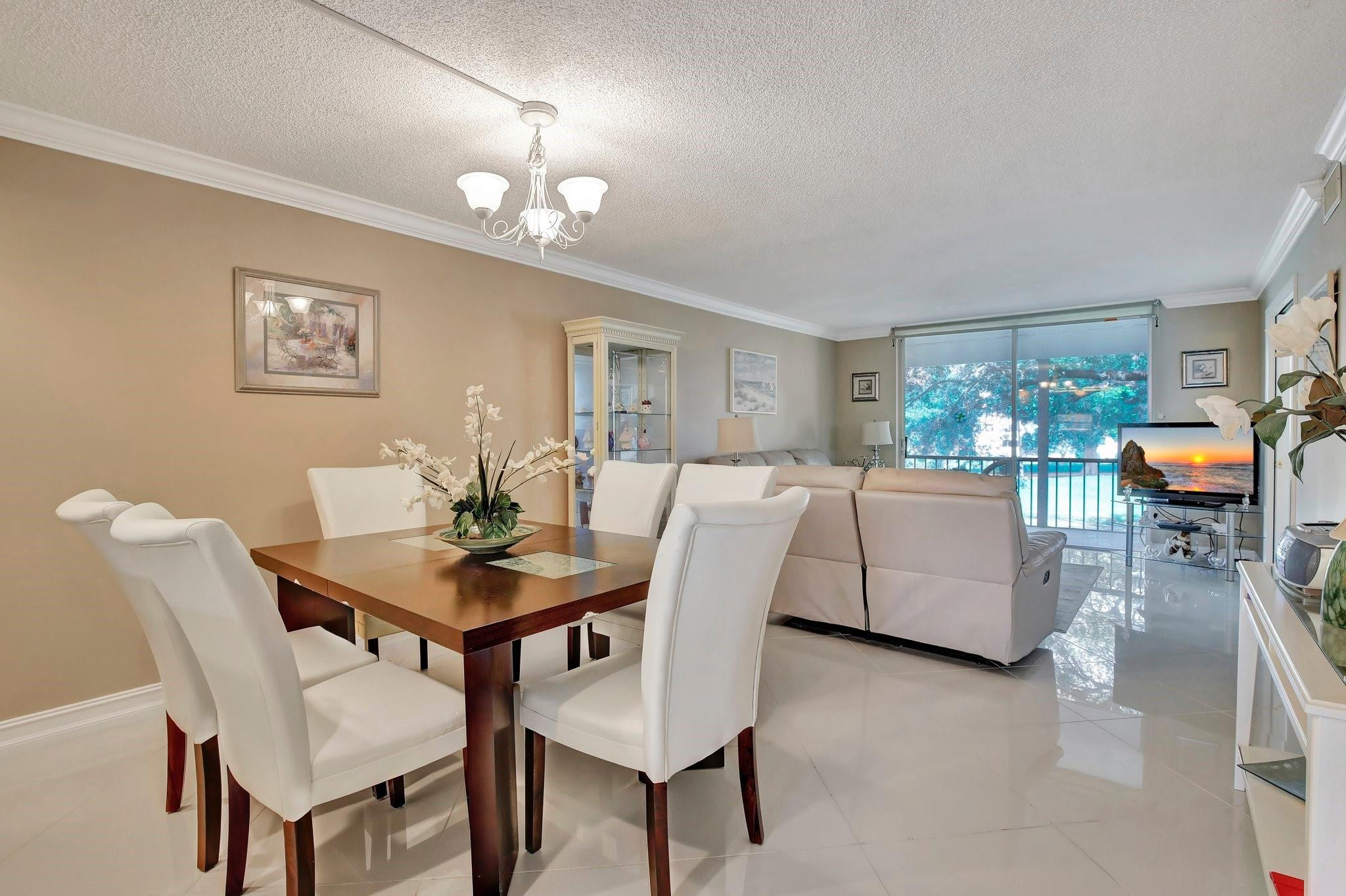 Pembroke Pines photo 4