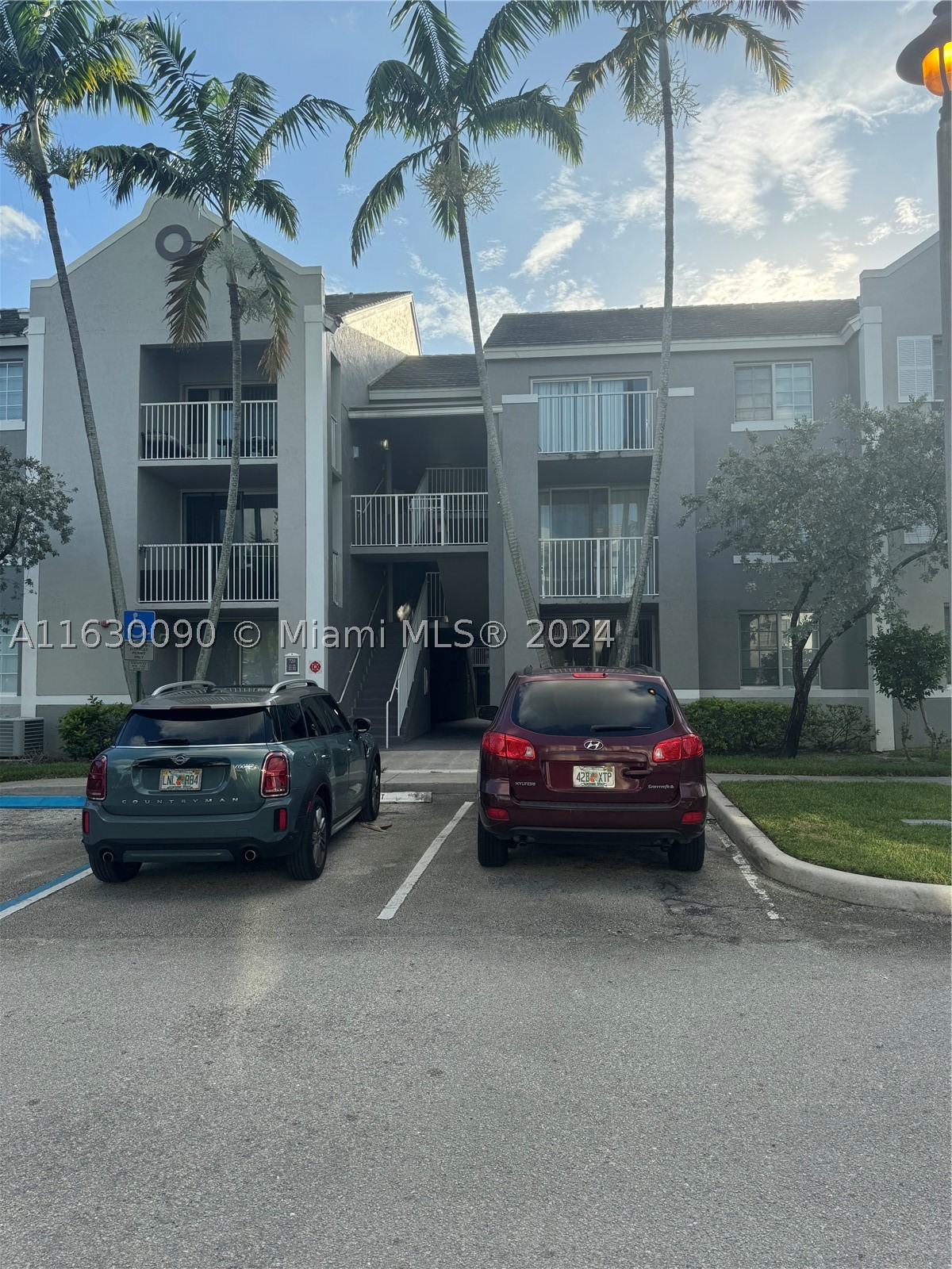 Pembroke Pines photo 1