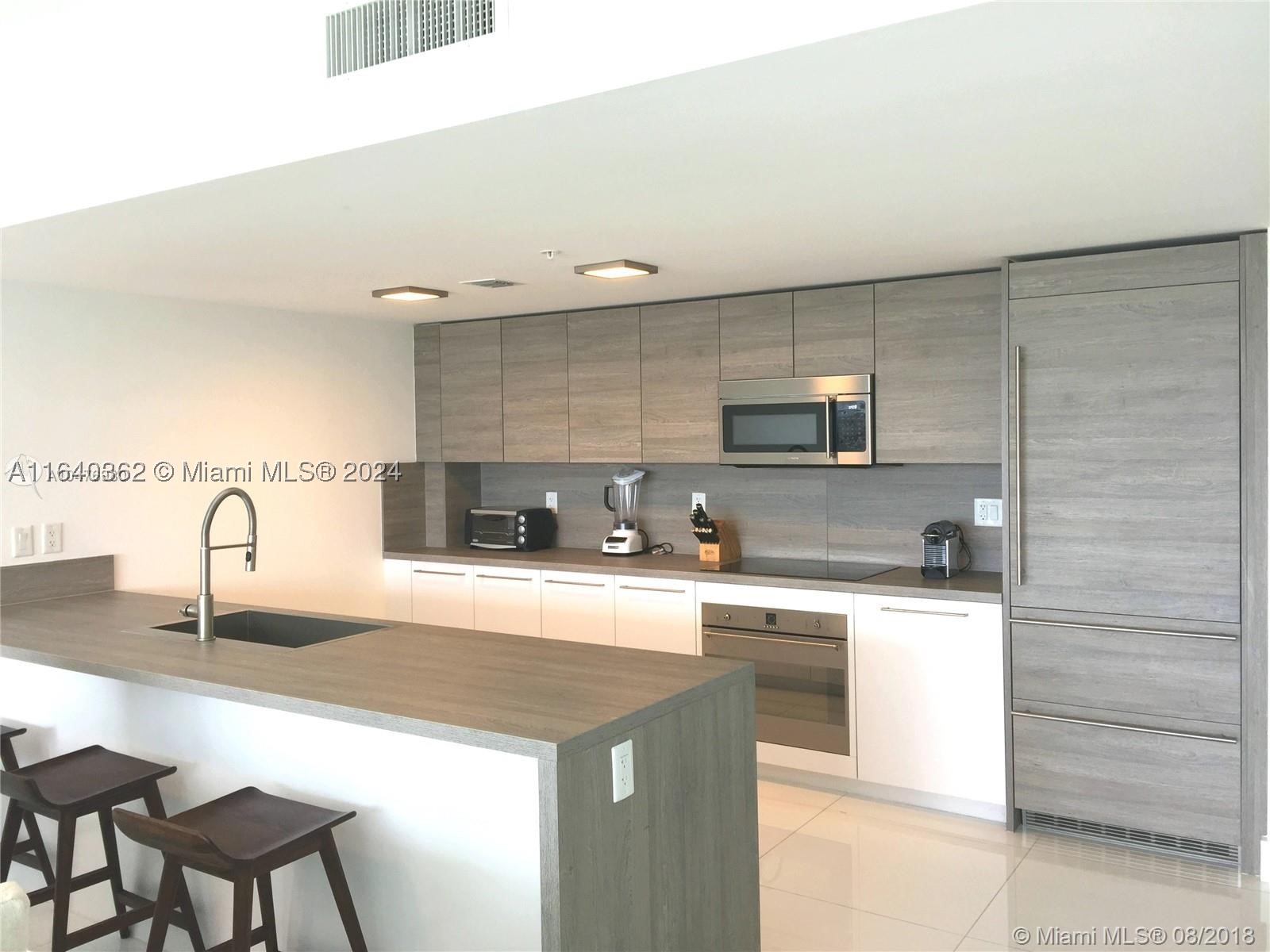 Sunny Isles Beach photo 2