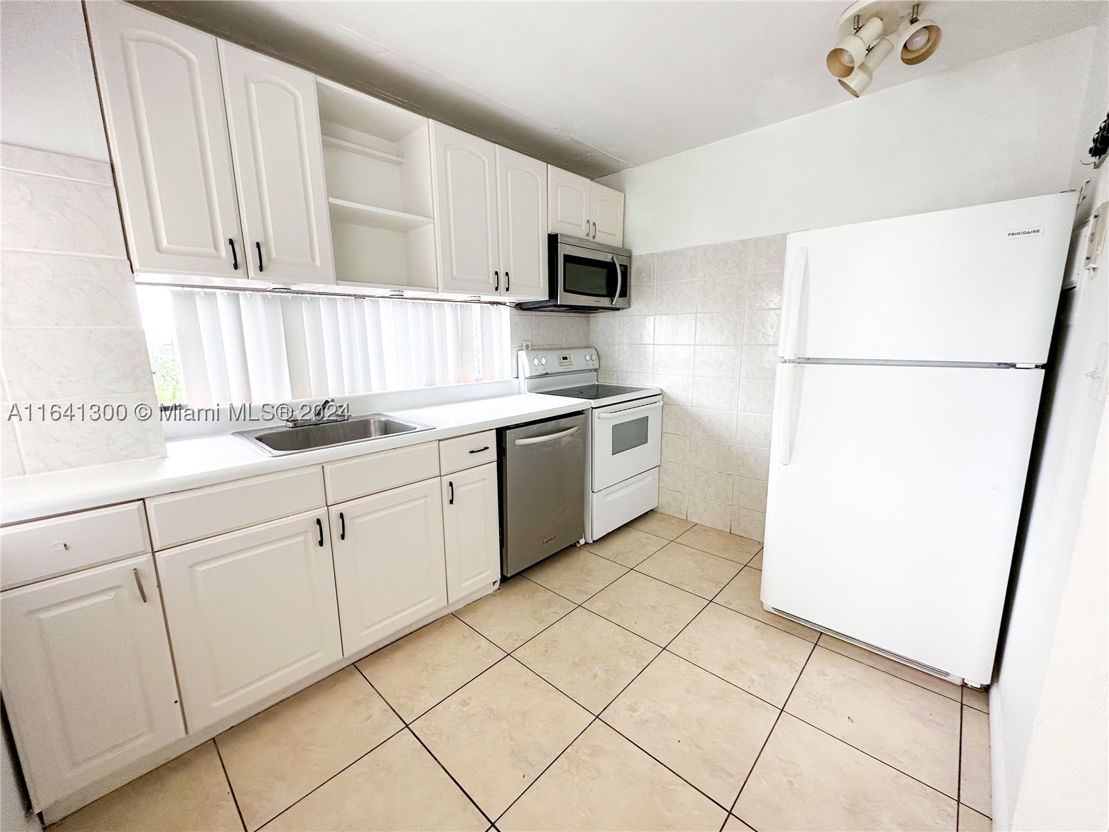 Sunny Isles Beach photo 5