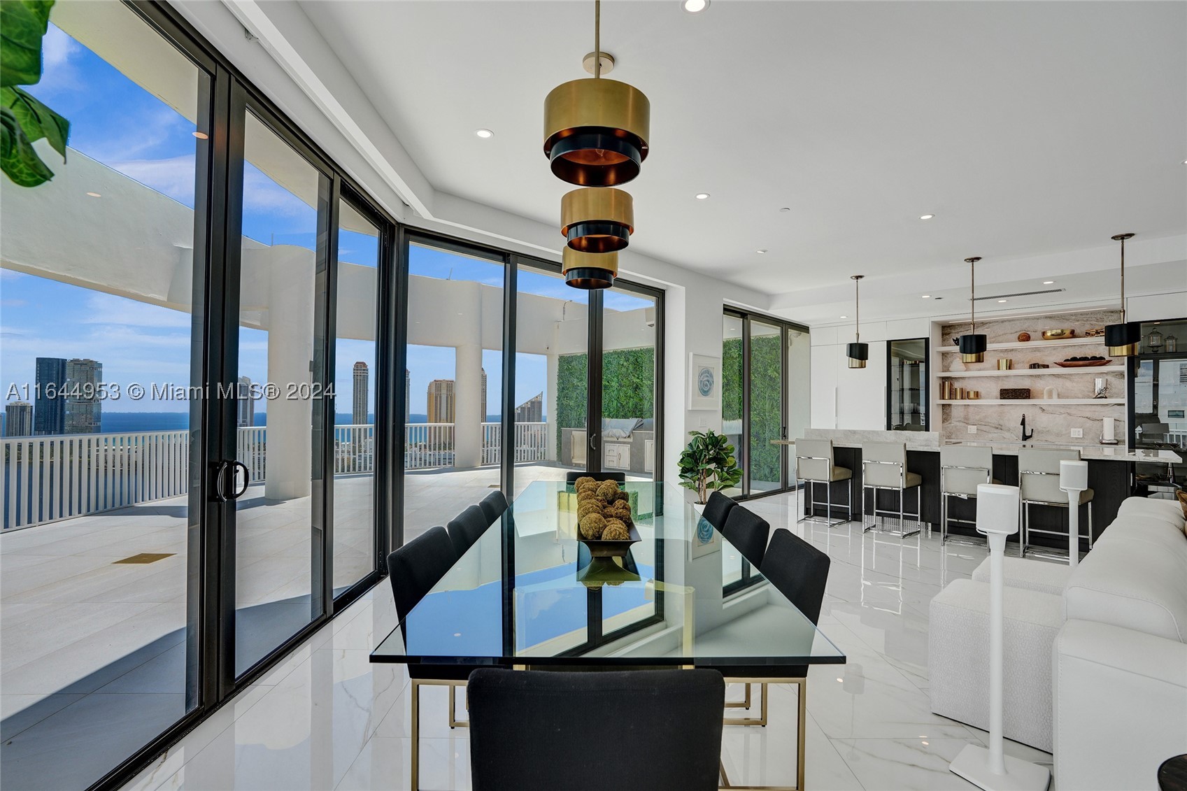 Aventura photo 4