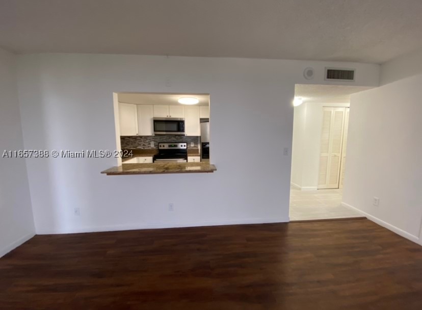 North Miami photo 4