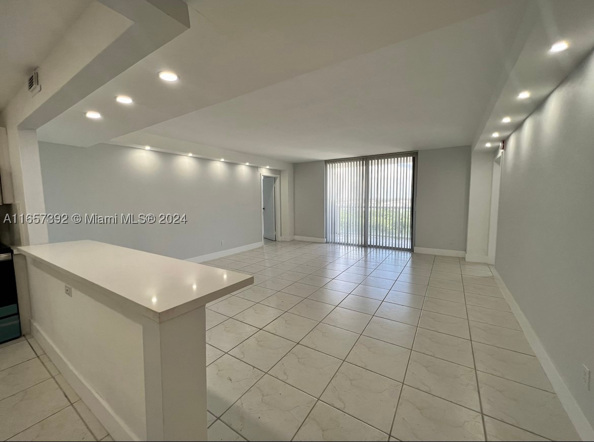 North Miami photo 4