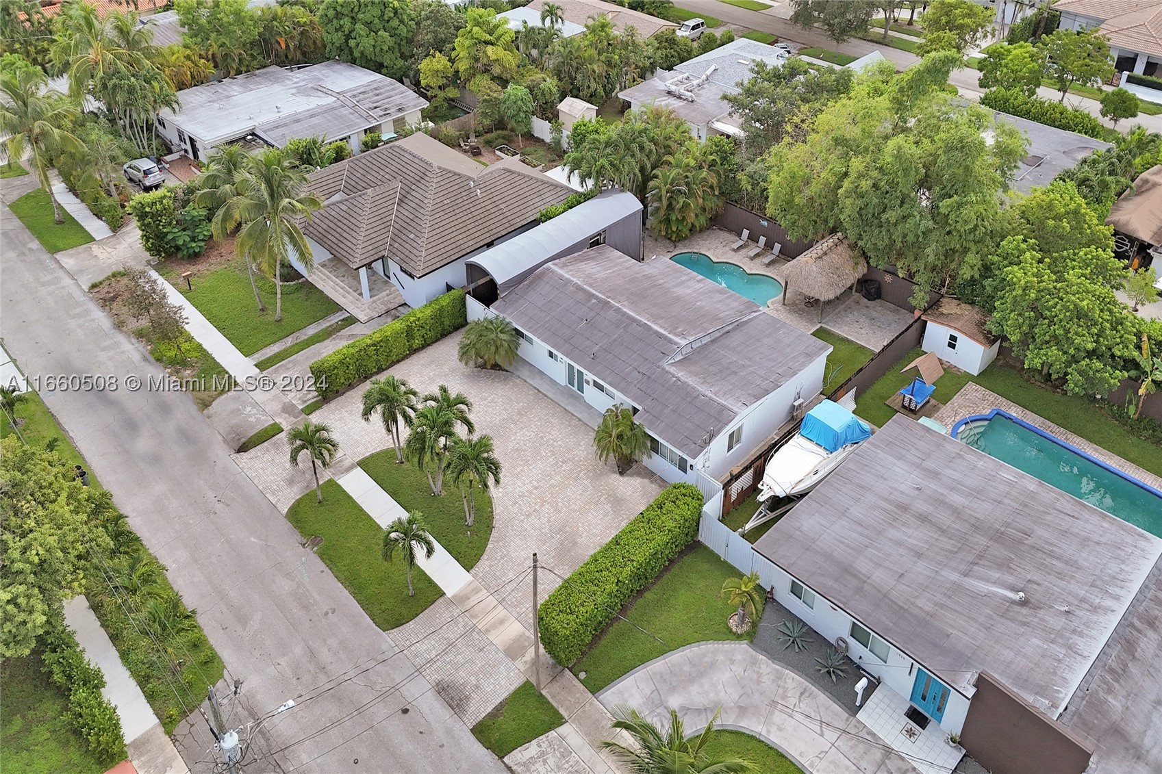 North Miami photo 2