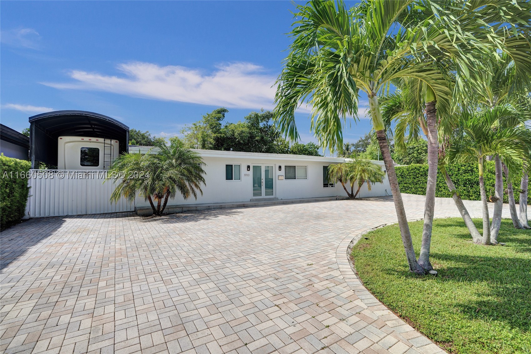 North Miami photo 3