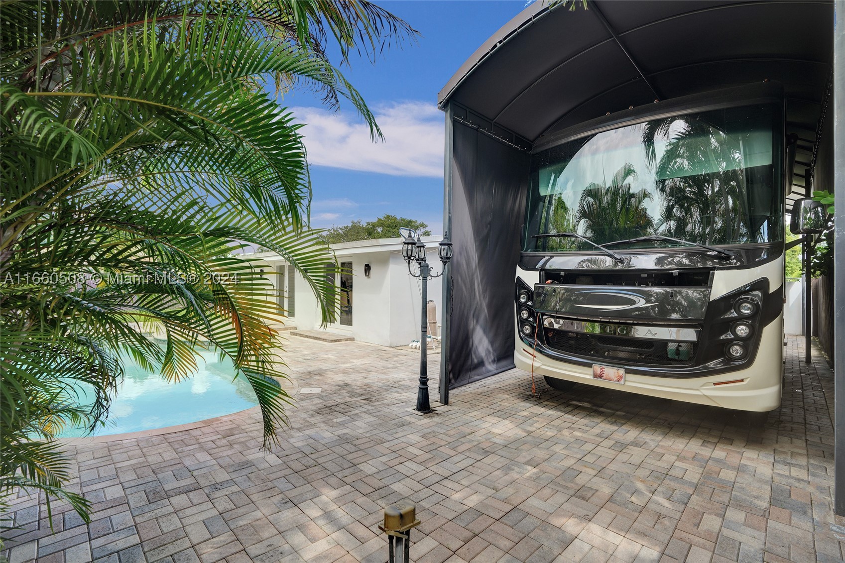 North Miami photo 4
