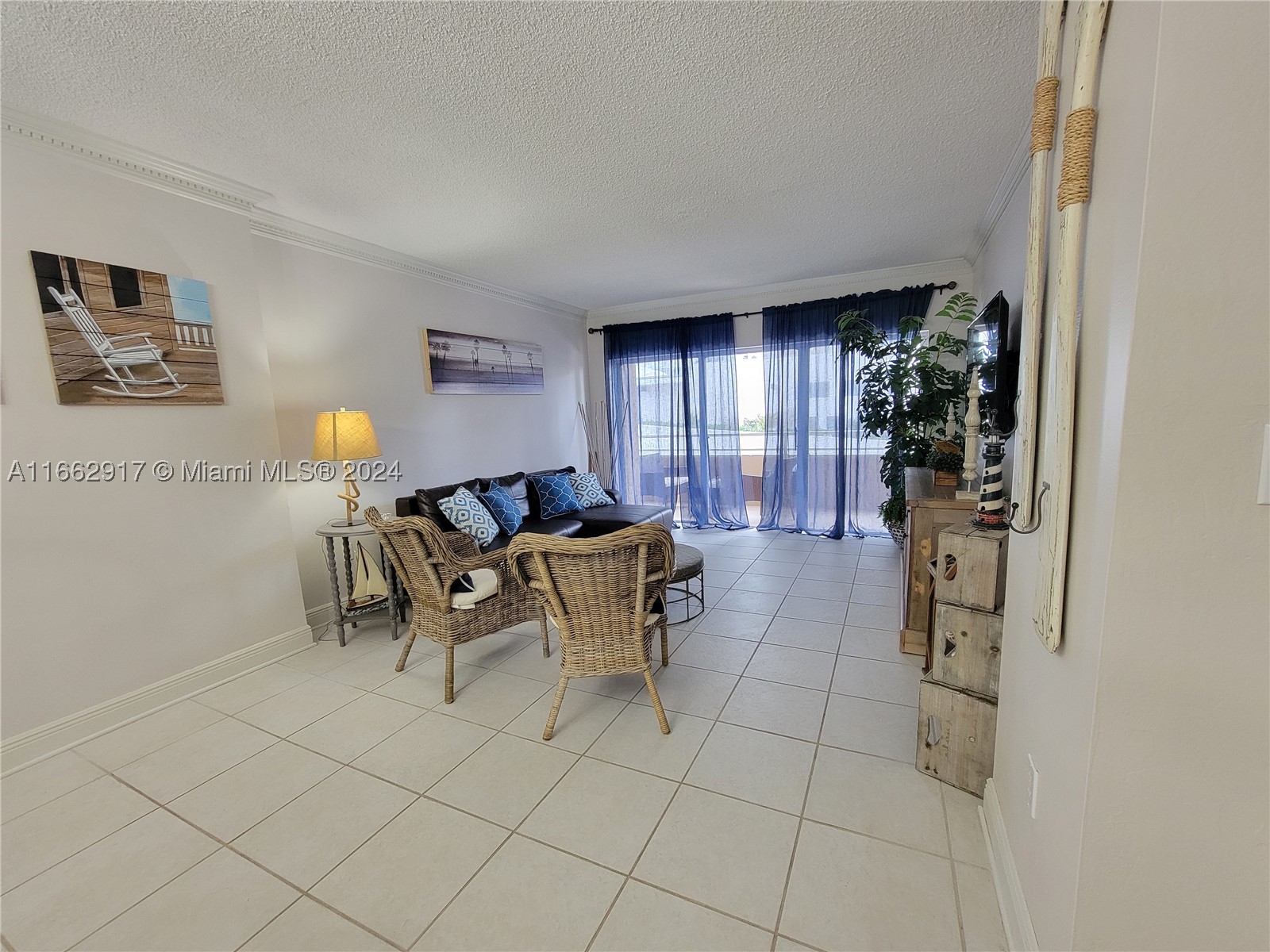 Hallandale Beach photo 3