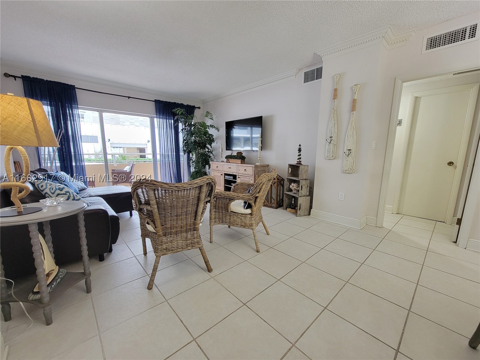 Hallandale Beach photo 4