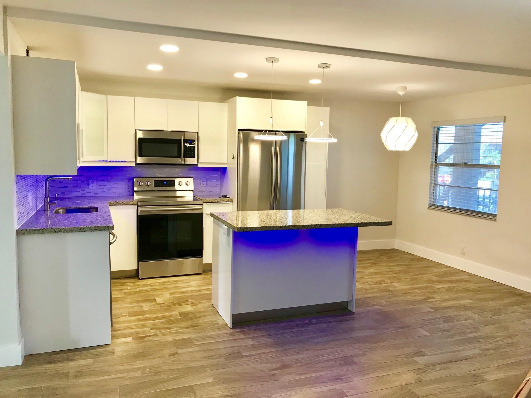 Pembroke Pines photo 2