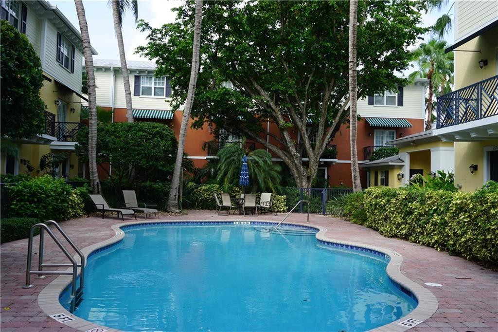 Wilton Manors photo 3