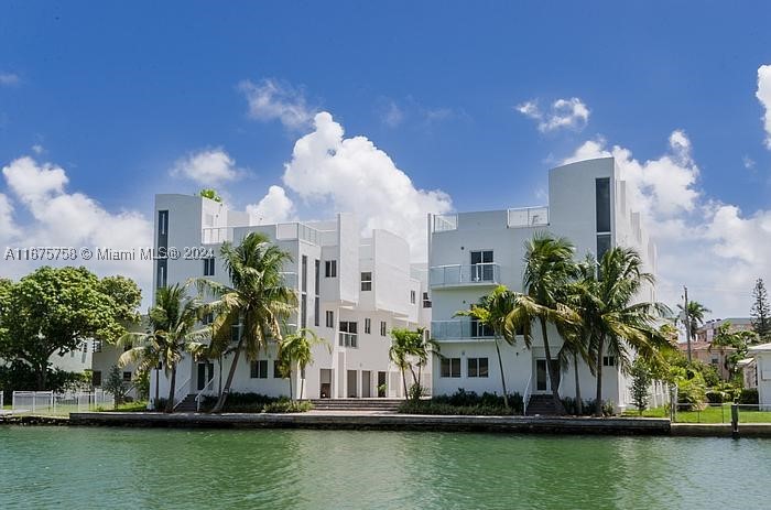 Miami Beach photo 1
