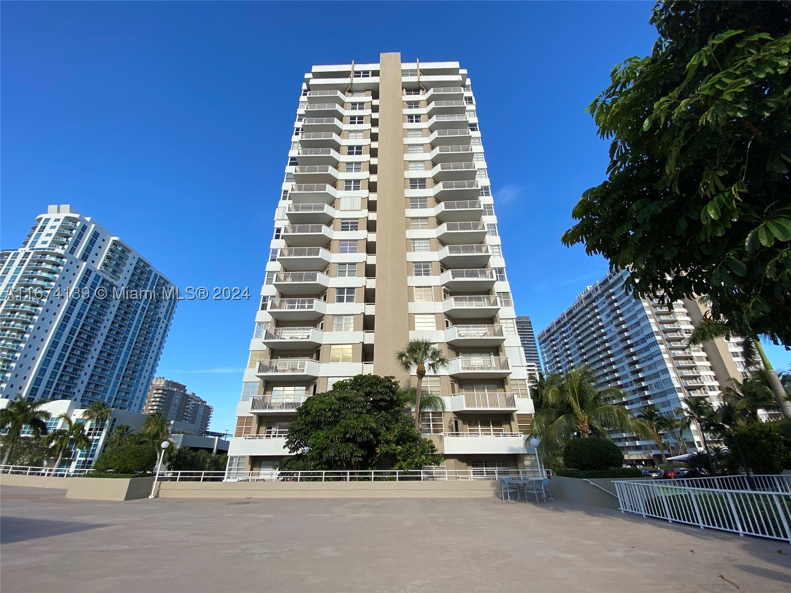 Hallandale Beach photo 1