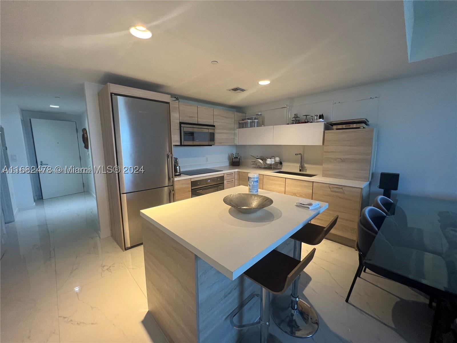 North Miami Beach photo 2