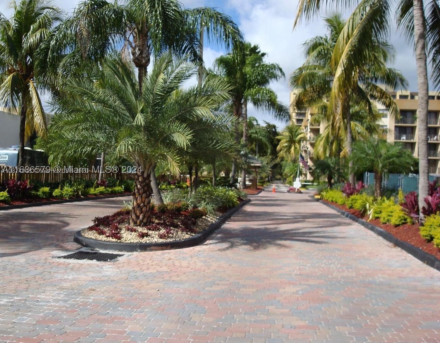 North Miami photo 2