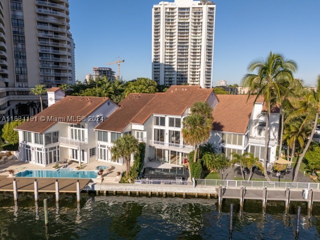 Aventura photo 2