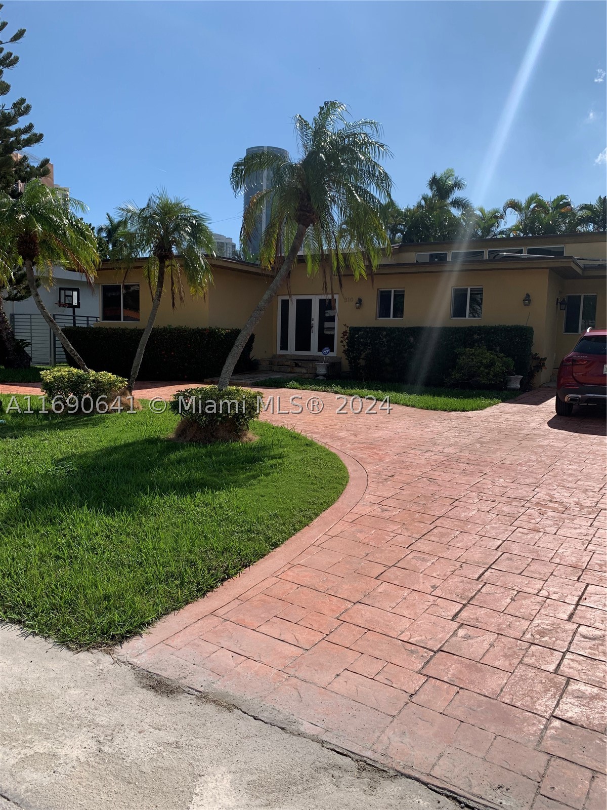 Sunny Isles Beach photo 2