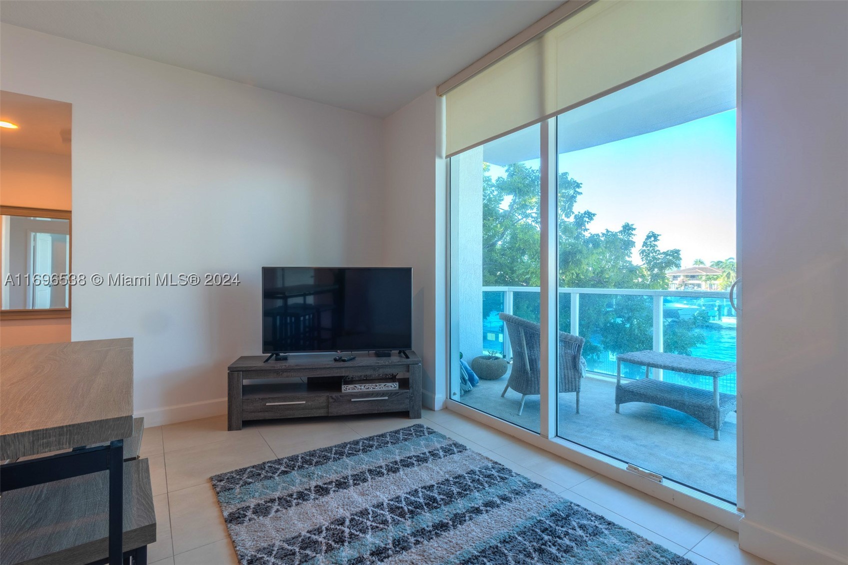 Hallandale Beach photo 2