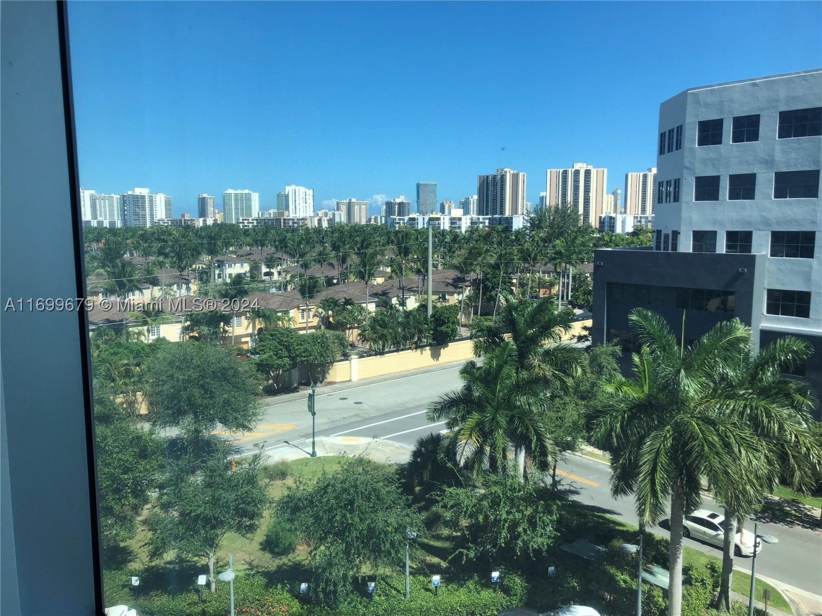 Aventura photo 3