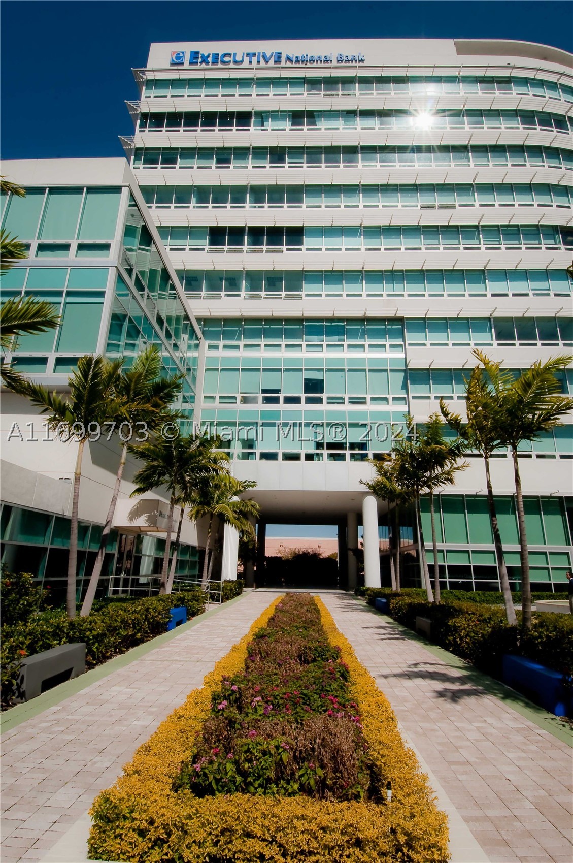 Aventura photo 2