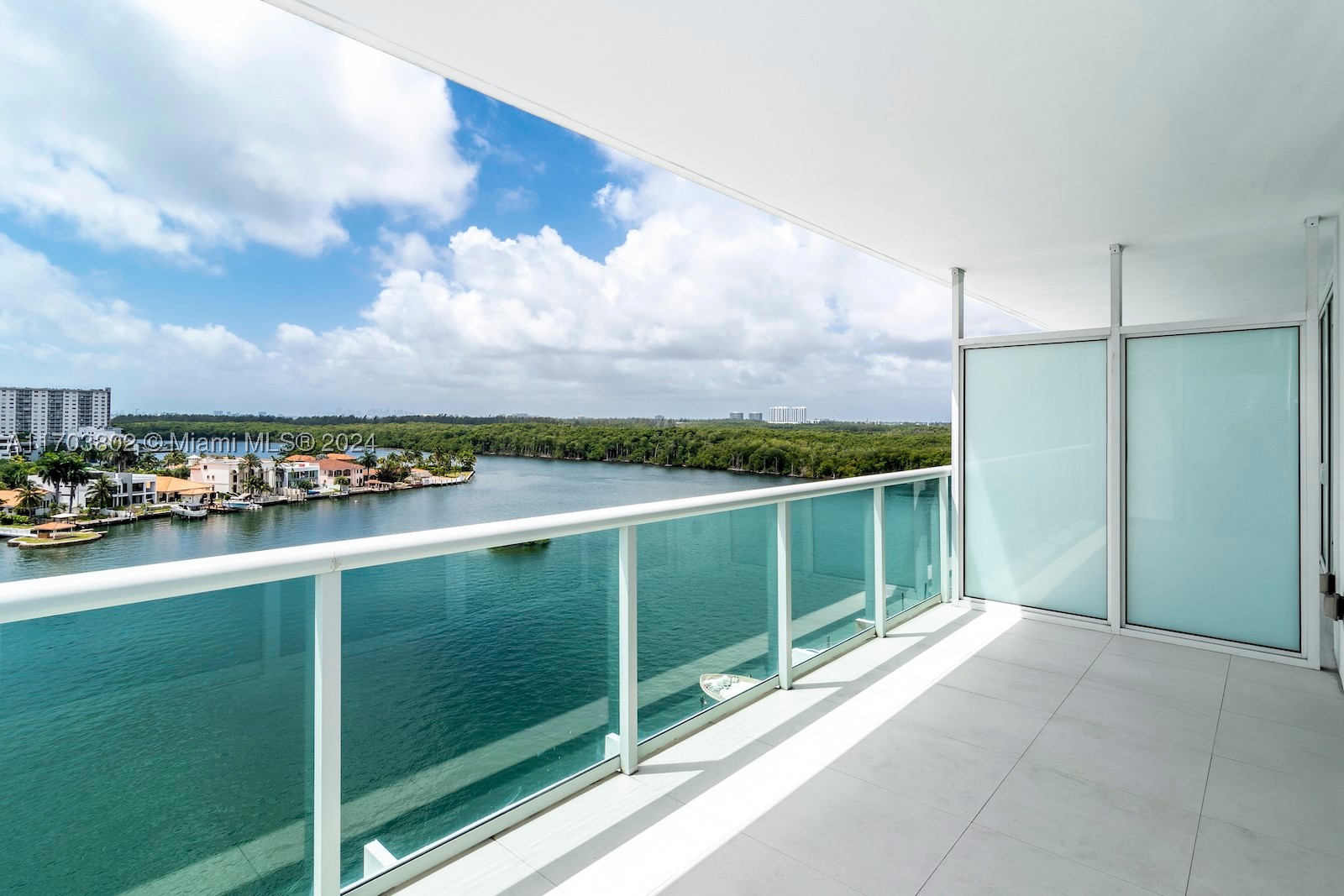 Sunny Isles Beach photo 2