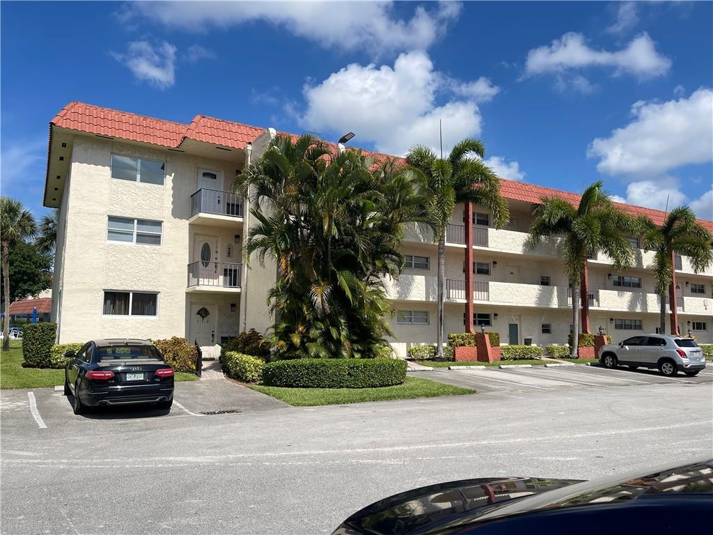 Pembroke Pines photo 1